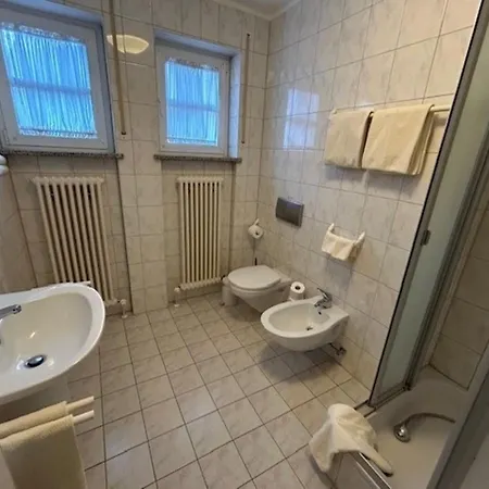 Eg 4 Personen 1 *